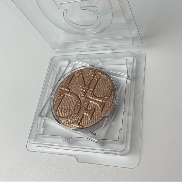 NEW Dior Diorskin Nude Air Luminizer #004 (refill) - Picture 6 of 7